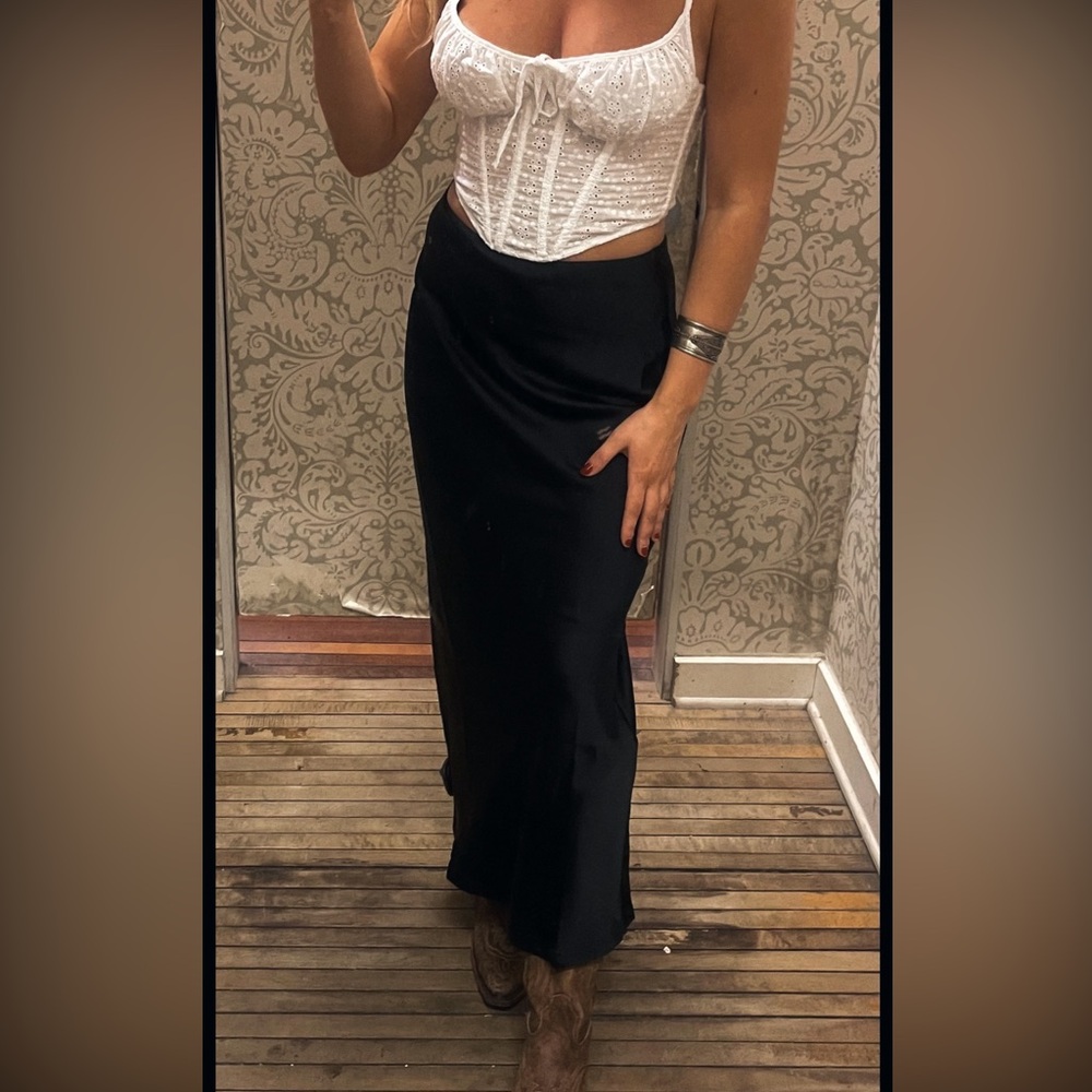 Small maxi satin Urban Outfitters skirt